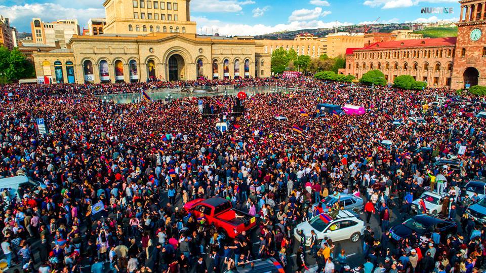 Citizen’s Day: Armenian government wants new public holiday honoring Velvet Revolution