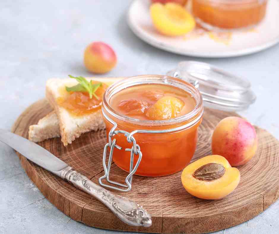 apricot preserve in a jar